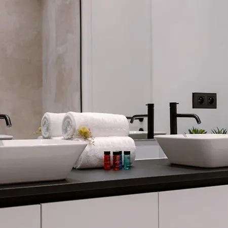 Apartment Luxurious In Town House Near The